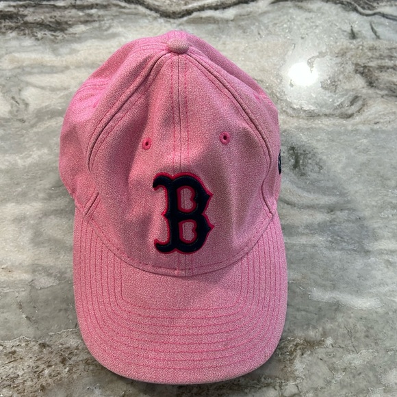 New Era Accessories - Red Sox • Women’s • Baseball • Hat
